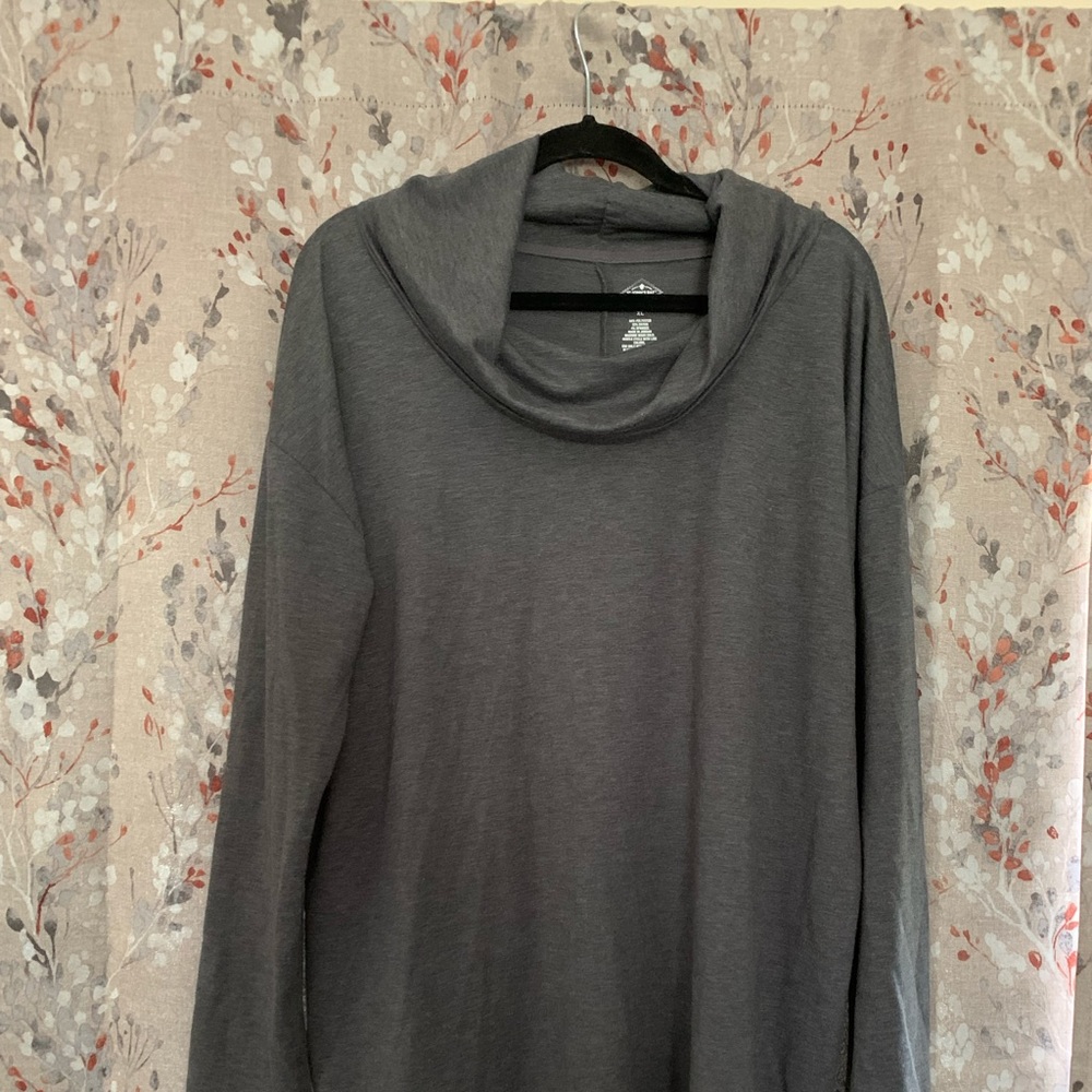Tunic length cowl neck sweater! Good for leggings and layering this fall.